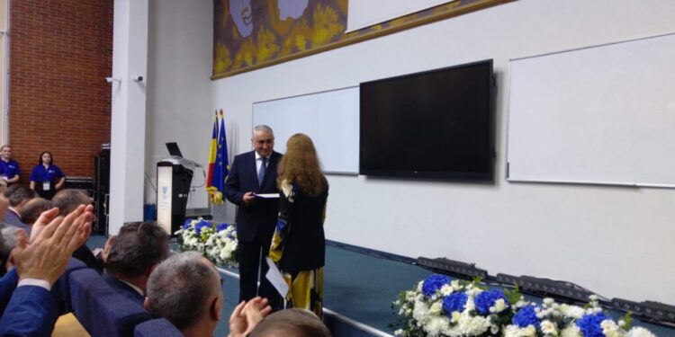 Ministrul Educației, trei foști miniștri ai Educației, un ambasador, un atașat cultural și rectori de la mai multe universități din țară, la USV, la împlinirea a 60 de ani de învățămînt superior la Suceava (Foto)