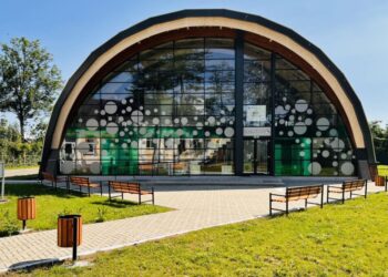 50 de lei, pentru două ore la bazinul de înot de la Rădăuți. Bazinul se deschide pe 15 iulie