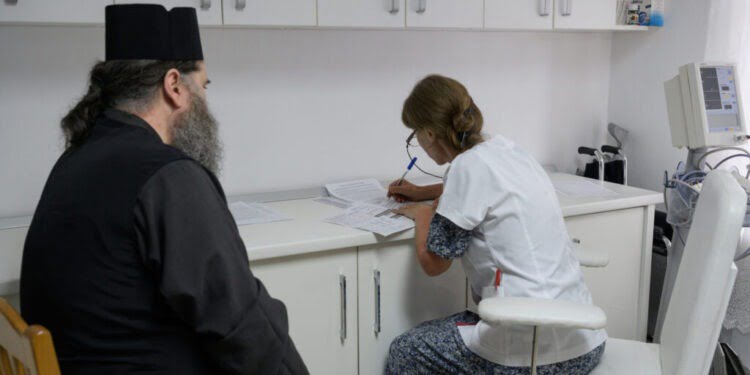 Cîțiva călugări de la Mănăstirea Putna și Mănăstirea Sihăstria Putnei au donat sînge. S-au recoltat 38 de unități de sînge