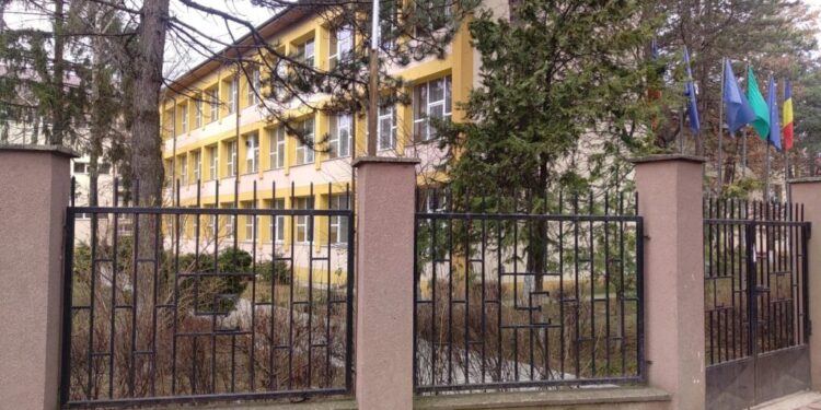 80% dintre absolvenții Colegiului Economic ”Dimitrie Cantemir” Suceava merg la facultate. Directoarea Eugenia Trufin: Avem și absolvenți care s-au dus la facultăți de medicină ori de teatru