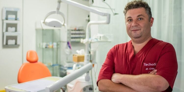 Medicul Andrei Cristof trebuie să aleagă