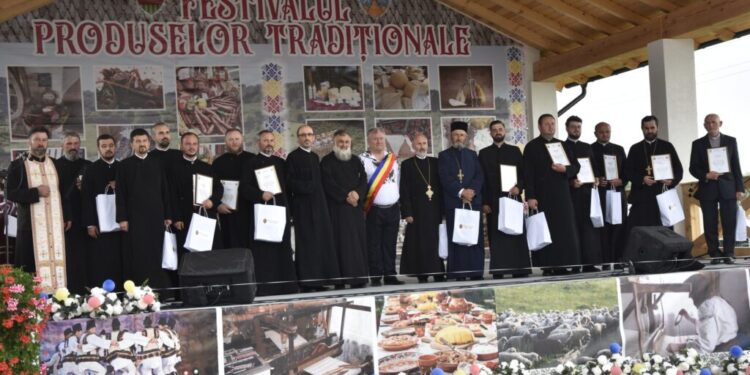 30 de preoți din localitate, dar și de la parohii din Italia, Germania, Anglia, Austria și de la Muntele Athos, cetățeni de onoare ai comunei Cornu Luncii