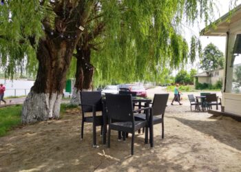 Toaletele ecologice sînt făcute pentru festivaluri, nu pentru a deveni focare de infecție prin parcurile județului Suceava