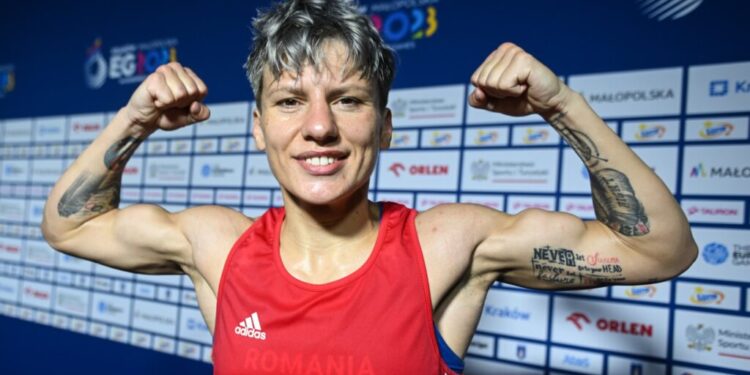 Suceveanca Lăcrămioara Perijoc, argint la Jocurile Europene de la Cracovia. Sportiva, care a boxat la categoria 54 de kilograme, s-a calificat la Jocurile Olimpice de la Paris