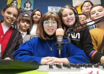 Alexandra Cuza, de la Radio Top Suceava, trainer în tabăra de jurnalism ”Ai noștri tineri” organizată de Buzzmedia, la Dorohoi