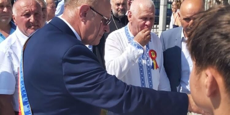 Discuții pentru înfrățirea comunei Șcheia cu localitatea Costești, din Republica Moldova. O delegație de la Șcheia a participat la inaugurarea unui teren de sport și a vizitat orașul vinicol subteran Mileștii Mici (Foto)