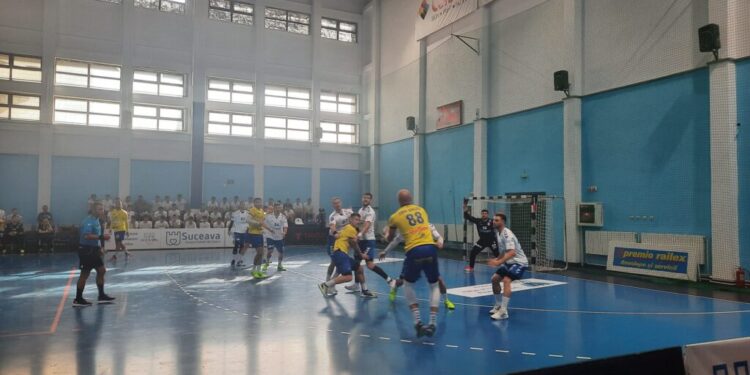 CSU Suceava a început noua ediție de campionat cu o evoluție foarte slabă și cu o înfrîngere pe teren propriu cu CSM Bacău cu scorul de 32-29