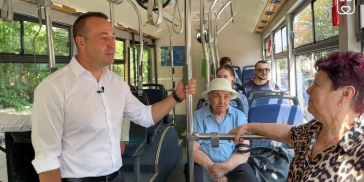 Vineri, 4 august, se circulă gratuit cu autobuzele din municipiul Suceava. ”Persoanele care nu știau de Vinerea verde și vor apropia cardurile validatoare vor fi notificate și de acestea prin mesaj și nu vor fi taxați”