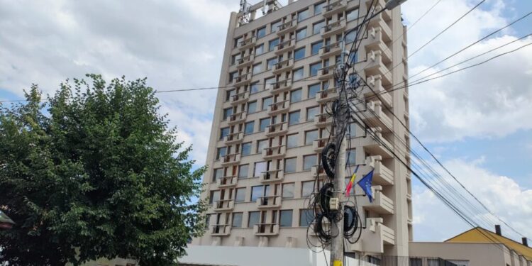 Hotelul ”Zimbru”, rușinea centrului municipiului Cîmpulung Moldovenesc