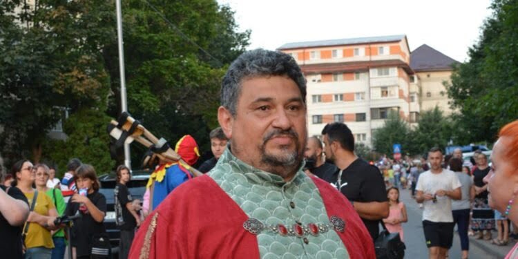 Unele trupe nu vor mai fi invitate la Festivalul de Artă Medievală de la Suceava. Emil Ursu: Cred că este timpul să facem ordine și curățenie, în sensul în care sînt, e drept, foarte, foarte puține cazuri, trupe care chiar dacă unele cu vechime la noi nu au cei 7 ani de-acasă