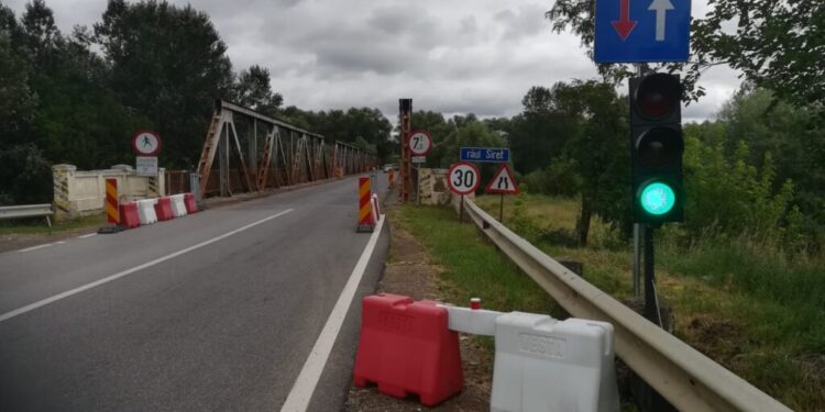 DRDP Iași a rezolvat problema semaforizării la podul de la Zvoriștea, după ce de-acolo fusese furată o baterie care alimenta sistemul