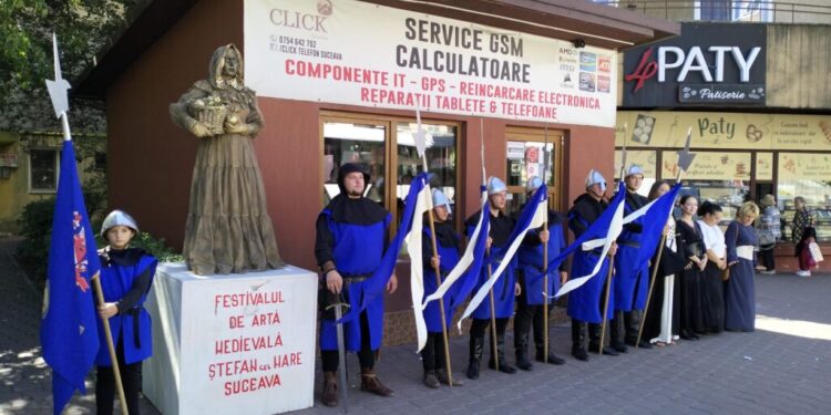 Peste 100 de artiști veniți la Festivalul de Artă Medievală, cazați încă de pe 11 august la căminul Colegiului ”Spiru Haret”. Festivalul va avea loc în perioada 17 – 20 august