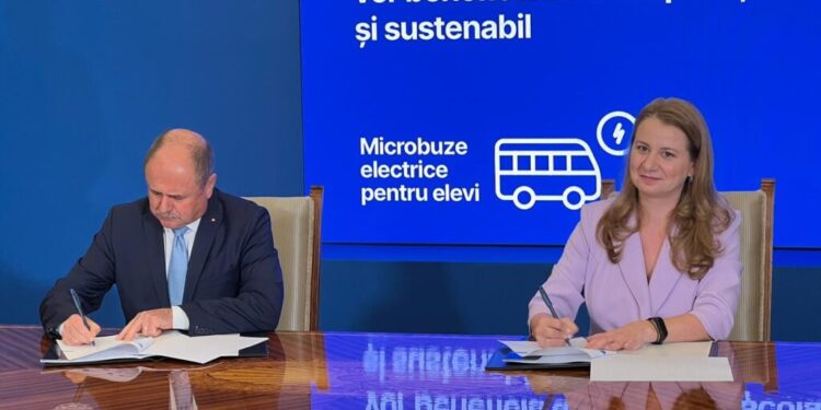 Contract pentru achiziția a 26 de microbuze electrice școlare pentru unități de învățămînt din județul Suceava