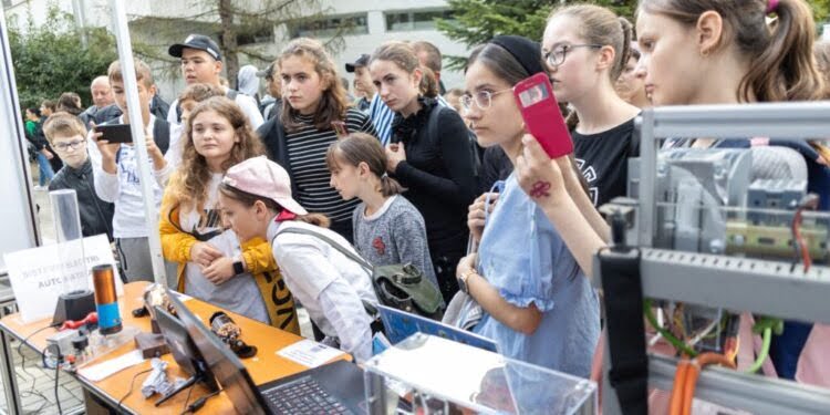 Suceveni de toate vîrstele, așteptați la USV la ”Noaptea cercetătorilor europeni”. Sînt pregătite zone de jocuri, concursuri cu premii și experimente