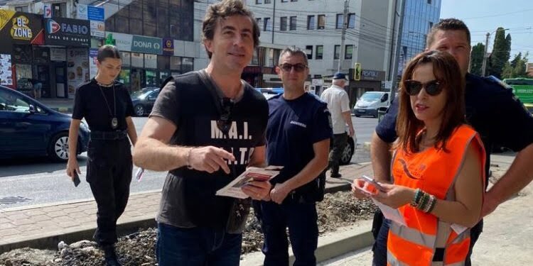 Campanie DGASPC Suceava împotriva cerșetoriei. ”Dacă vezi un copil cerșind sau părinți cu copii în brațe la cerșit, nu ezita, sună la Telefonul Copilului:119”