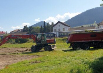 La Cîmpulung Moldovenesc a început construcția unei creșe. Primarul Negură: Avem cereri de înscriere. În ultimii ani au început să se întoarcă tinerii din marile centre universitare, precum Cluj sau București, după finalizarea studiilor