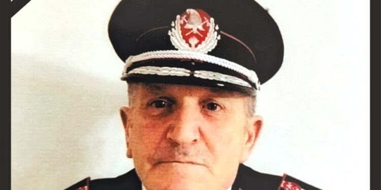 Colonelul în rezervă Vasile Pâslaru, fost comandant al Companiei de Pompieri din Cîmpulung Moldovenesc, a trecut la cele veșnice