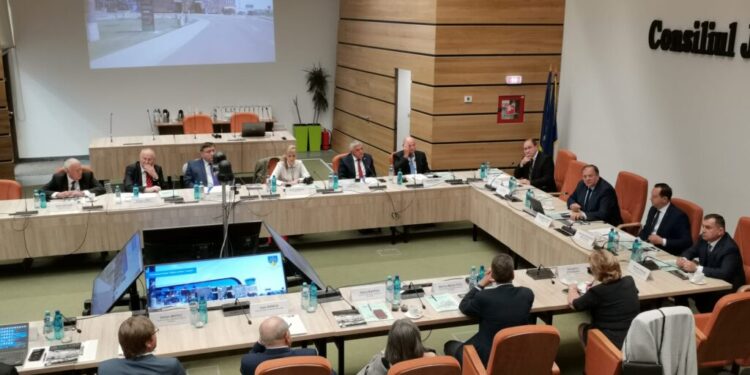 Oportunitățile de investiții în județul Suceava, prezentate într-o întîlnire cu 12 consuli onorifici