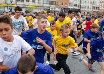 Lucian Harșovschi, după ”Crosul Sucevei”: ”Vă mulțumesc pentru că ați fost și în acest an în număr atît de mare”. La cros au participat 1.004 persoane de toate vîrstele (Foto)