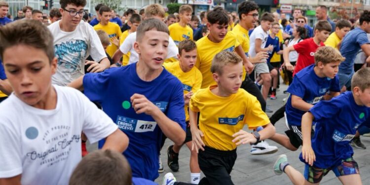 Lucian Harșovschi, după ”Crosul Sucevei”: ”Vă mulțumesc pentru că ați fost și în acest an în număr atît de mare”. La cros au participat 1.004 persoane de toate vîrstele (Foto)