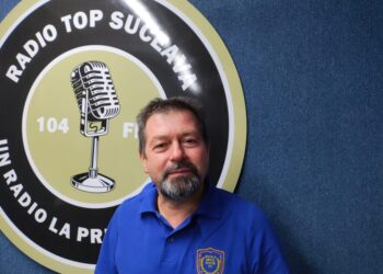 Cod vestimentar și emblema școlii, la ”Miron Costin”. Directorul Dumitru Moraru: ”Vrem să reducem numărul elevilor, mai ales al celor de gimnaziu, care vin în pantaloni de trening. Pantalonii de trening și hanoracele au luat o mare amploare, care dau o imagine a la BUG Mafia”