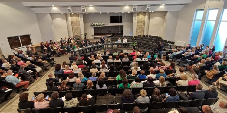 Privind cu invidie la Liceul Teoretic ”Filadelfia” Suceava