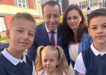 Viceprimarul Lucian Harșovschi: ”Municipiul Suceava nu este unul bogat, dar dacă avem grijă să direcționăm banii acolo unde e prioritar, în școli, investim în viitor, în viitorul copiilor noștri”