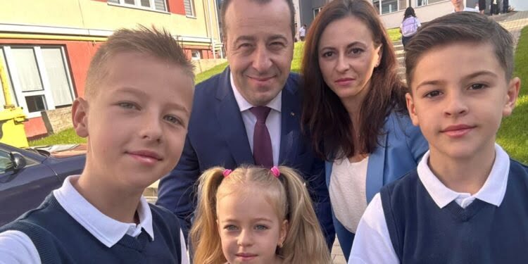 Viceprimarul Lucian Harșovschi: ”Municipiul Suceava nu este unul bogat, dar dacă avem grijă să direcționăm banii acolo unde e prioritar, în școli, investim în viitor, în viitorul copiilor noștri”