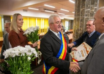 Încă 52 de cupluri de aur, sărbătorite de municipalitatea suceveană. Din 2005 au fost sărbătorite 1.929 de cupluri care au împlinit 50 de ani de căsătorie (Foto)