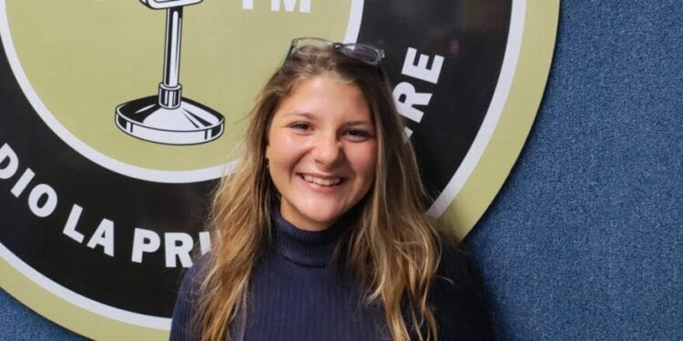 La 15 ani, Mateea Ariciuc, elevă de media 9,72 la Colegiul Național ”Ștefan cel Mare”, are licență pentru zbor cu planorul. Mateea spune că vrea să urmeze cursuri de parașutism și să piloteze un avion ultraușor