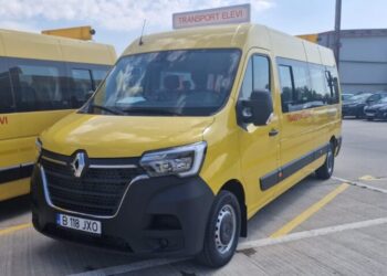 Microbuze școlare pentru Broșteni, Udești și Dolhasca (Foto)
