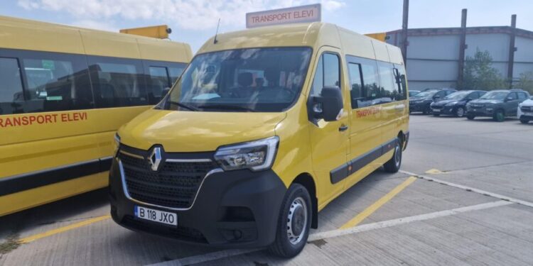 Microbuze școlare pentru Broșteni, Udești și Dolhasca (Foto)
