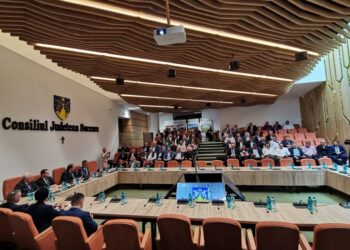 Ministrul Dezvoltării, Adrian Veștea, încolțit, la Suceava. Nemulțumiri legate de neplata facturilor pentru lucrările efectuate. Ministrul: ”Sînt lucruri care nu depind doar de mine. Am discuții permanente cu ministrul Finanțelor care cred că s-a săturat de mine, cu ministrul Fondurilor Europene, și cred că o vom scoate la capăt”