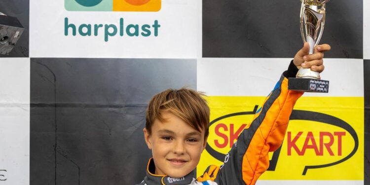 Vladimir Rebenciuc, elev în clasa a II-a la Școala 3 din Suceava, a cîștigat Cupa României și este și vicecampion național la karting. În intervalul 7-9 decembrie, Vladimir va lua startul la Trofeul ”Ayrton Senna” de la Napoli