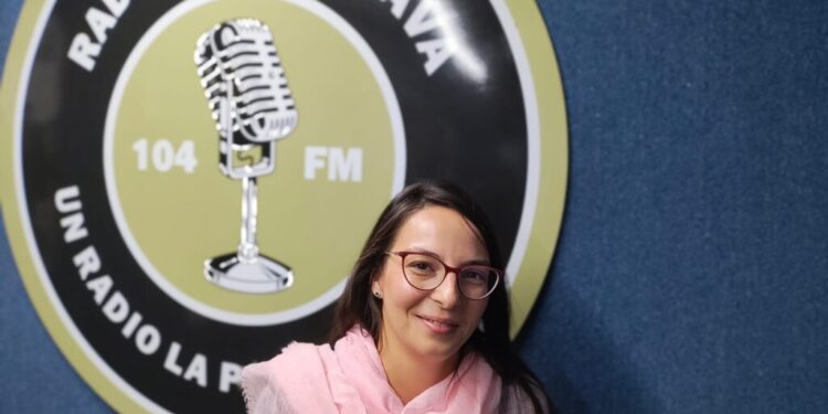 La 38 de ani, Ana Maria Waszkiewicz ține ”cursuri de dezvoltare personală și de relație minte-corp” și urmează o a doua facultate, cea de Științe ale Educației din cadrul USV, specializarea Psihologie