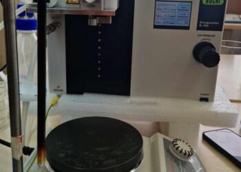 Noi dotări pentru Facultatea de Inginerie Alimentară Suceva. Decanul Mircea Oroian: O parte din aparate se regăsesc și-n fabricile din industria alimentară, iar altă parte sînt unicat la nivel național. Multe aparate sînt ultrarapide