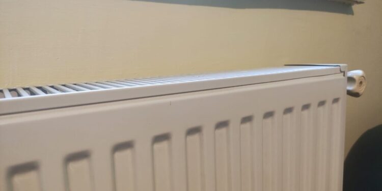 Firma de termoficare din Suceava, probe de presiune la instalații. Deconectările de la sistemul centralizat de încălzire, oprite