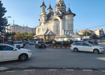 Sucevean prins în traficul infernal din oraș: ”Să mă dau jos din mașină și să merg să plătesc parcarea ca să nu mă amendeze?”