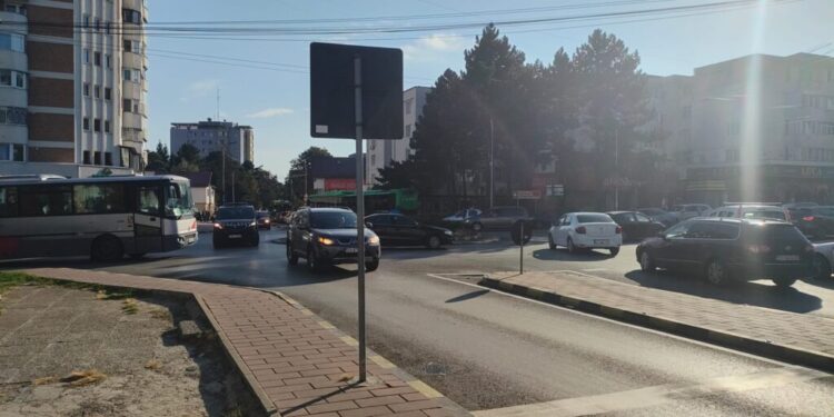 Directorul Poliției Locale Suceava, Ovidiu Doroftei: Sînt zile în care dinspre Șcheia intră 30.000 de mașini în 24 de ore. Cum distribui 30.000 de mașini într-un oraș în care sînt 40.000-50.000 de mașini?