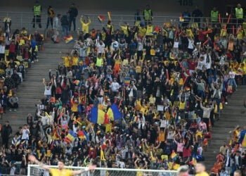 Aproximativ 200 de copii de la Colegiul ”Nicu Gane” și de la Șomuz Fălticeni, pe ”Arena Națională”, pentru a încuraja România în meciul cu Andorra