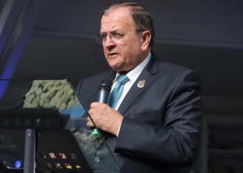 Gheorghe Flutur, la reuniunea directorilor de școli: Pentru combaterea consumului de droguri se impune constituirea unui parteneriat între  familie, biserică, școală și alte entități locale