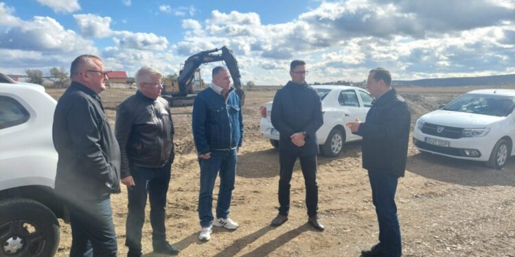 Podul de la Milișăuți, închis începînd cu 19 octombrie, pentru reparații. Traficul ușor se va desfășura pe podul provizoriu de tuburi