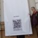 Mihai Pînzaru-PIM, portrete pentru unii tineri prezenți la cea de-a XI-a ediție a Salonului Internațional de Caricatură de Presă și Arte Vizuale de la Timișoara