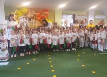 Grădinița ”Țăndărică”, 18 de ani de la înființare. Grădinița a primit ”Diploma aniversară”. Primarul Lungu: Este o grădiniță apreciată la nivel local și național, primind distincții în acest sens, cum ar fi Steagul verde și Eco – Grădiniță (Foto)