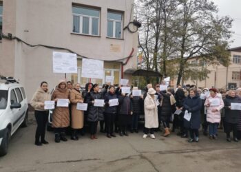 Slab plătiți și cu personal insuficient, angajații AJPIS Suceava au făcut o grevă de avertisment și amenință cu greva generală