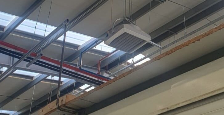 Bazarul din Lunca Sucevei este încălzit de 70 de aeroterme și 50 de perdele de aer