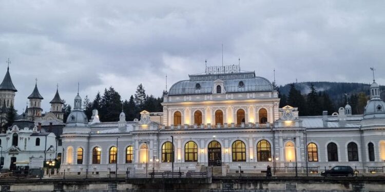 Se mobilează încăperile Centrului Muzeal Cazionul Băilor, care va fi inaugurat pe 28 noiembrie. Totodată, la Vatra Dornei a fost îngropată conducta de gaz metan și se fac probe de presiune