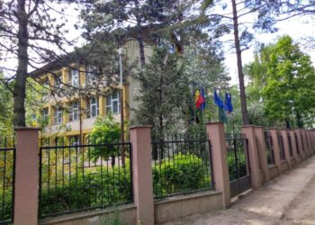 Colegiul Economic ”Dimitrie Cantemir”, pregătit să acceseze fonduri pentru reabilitarea termică a sălii de sport, cantinei și căminului. Căminul are camere cu trei și patru paturi și cu grup sanitar propriu