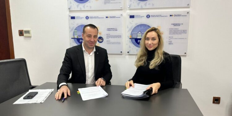 Lucian Harșovschi a semnat actele pentru proiecte privind creșterea eficienței energetice a unor școli din Suceava. Valoarea proiectelor prin PNRR este de 63,2 milioane de lei