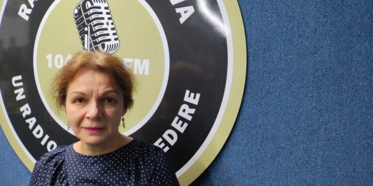 Mihaela Ichim, despre protestul angajaților de la AJOFM Suceava, care vor și ei salarii mărite, la fel ca alți lucrători din sistemul bugetar: Și pentru noi cresc facturile la gaz, la energie, și părinții noștri au nevoie de medicamente